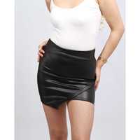 ZONA CUERINA PUNTAS FALDA TUBO CORTA LATEX